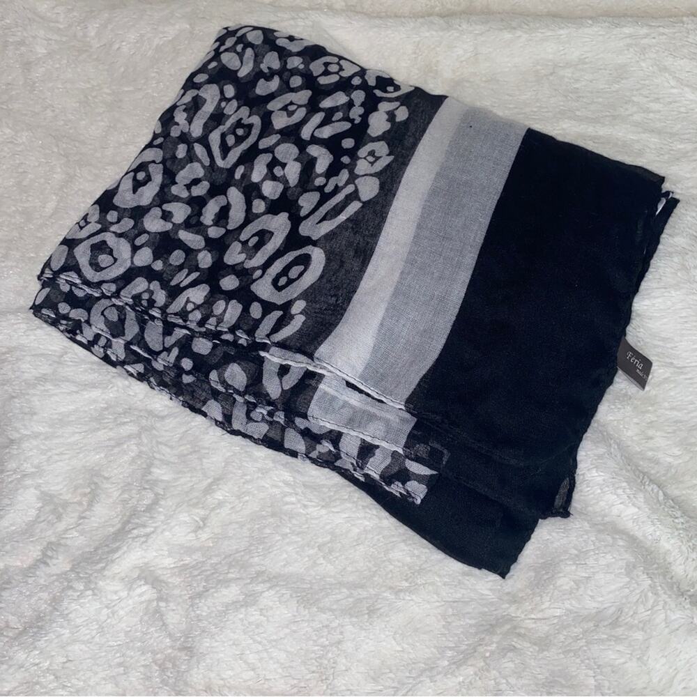Feria Gray and Black Leopard Animal Print Mob Wife Scarf One Size